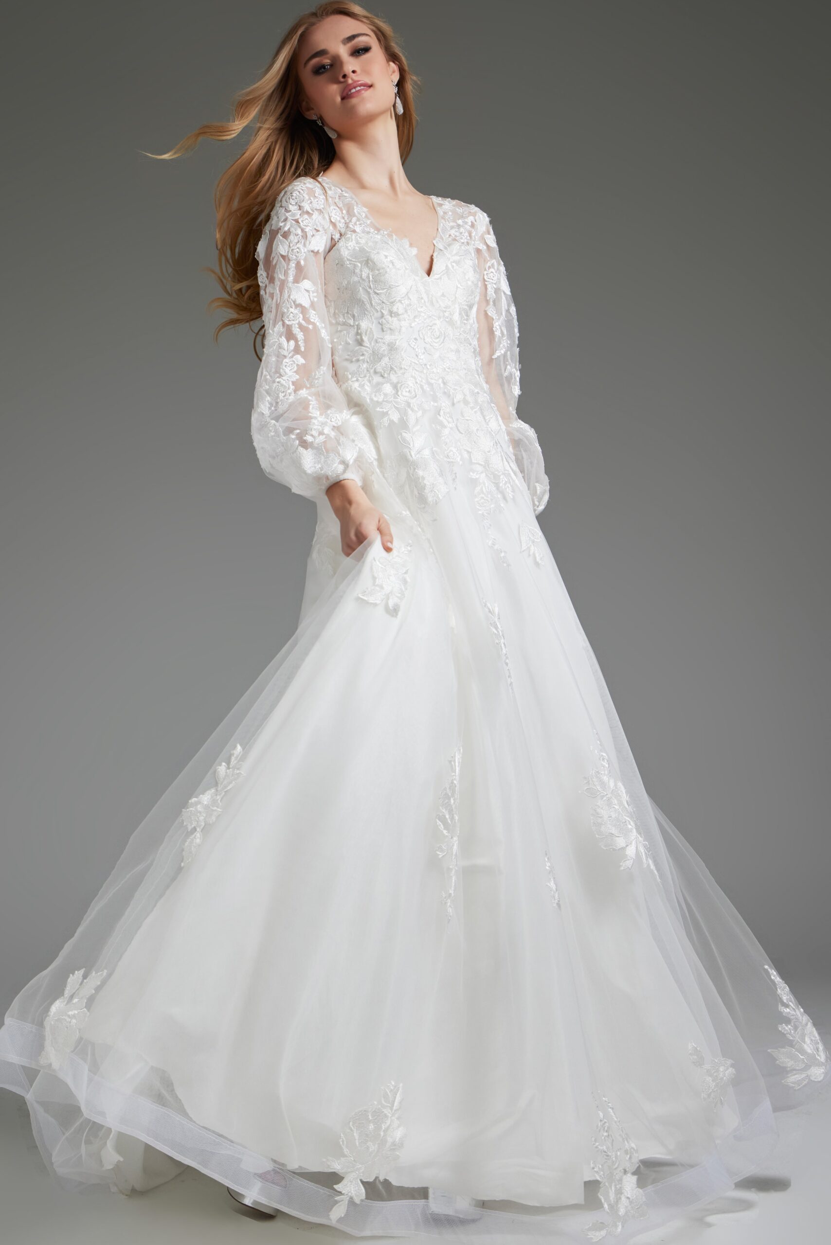 【完売品】bovera LONG RIBBON DRESS ホワイト　サイズ0 Off White Long Sheer Sleeves Bridal Gown JB25731 | Jovani